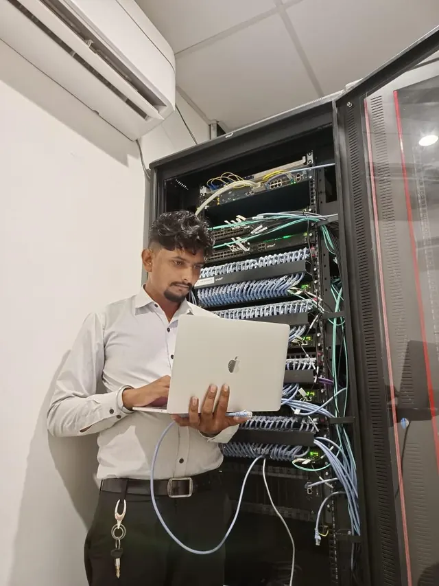Configuring a network rack on site